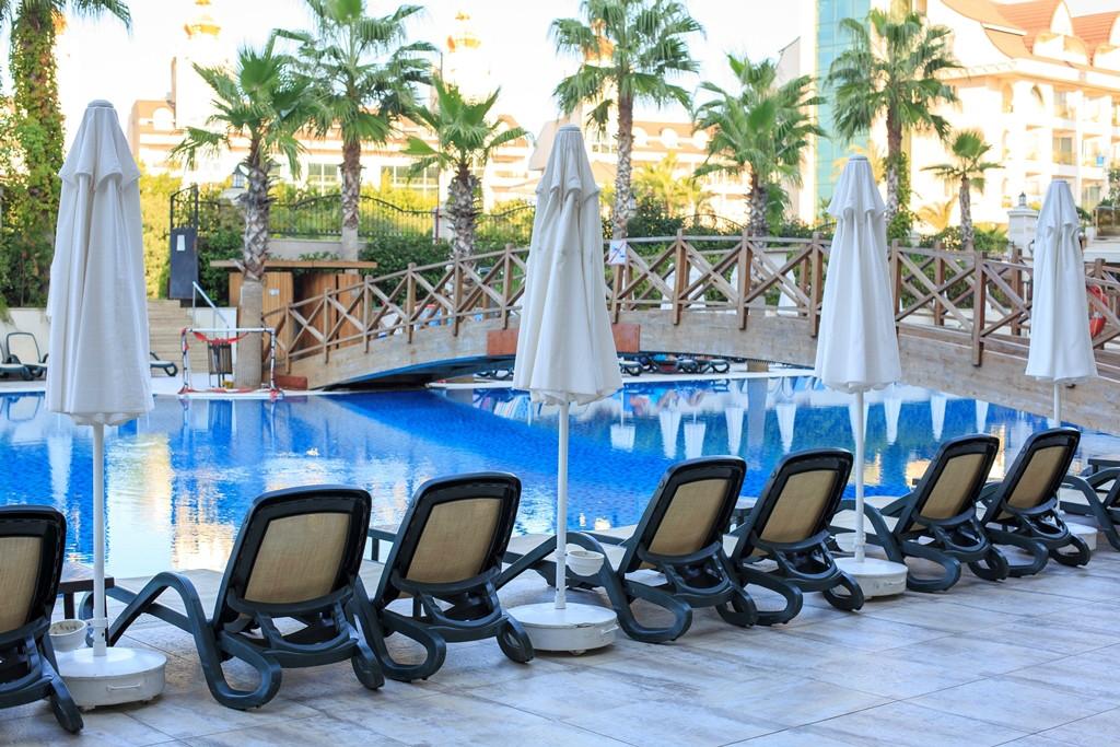 Side Crown Palace Ultra All Inclusive Exterior photo